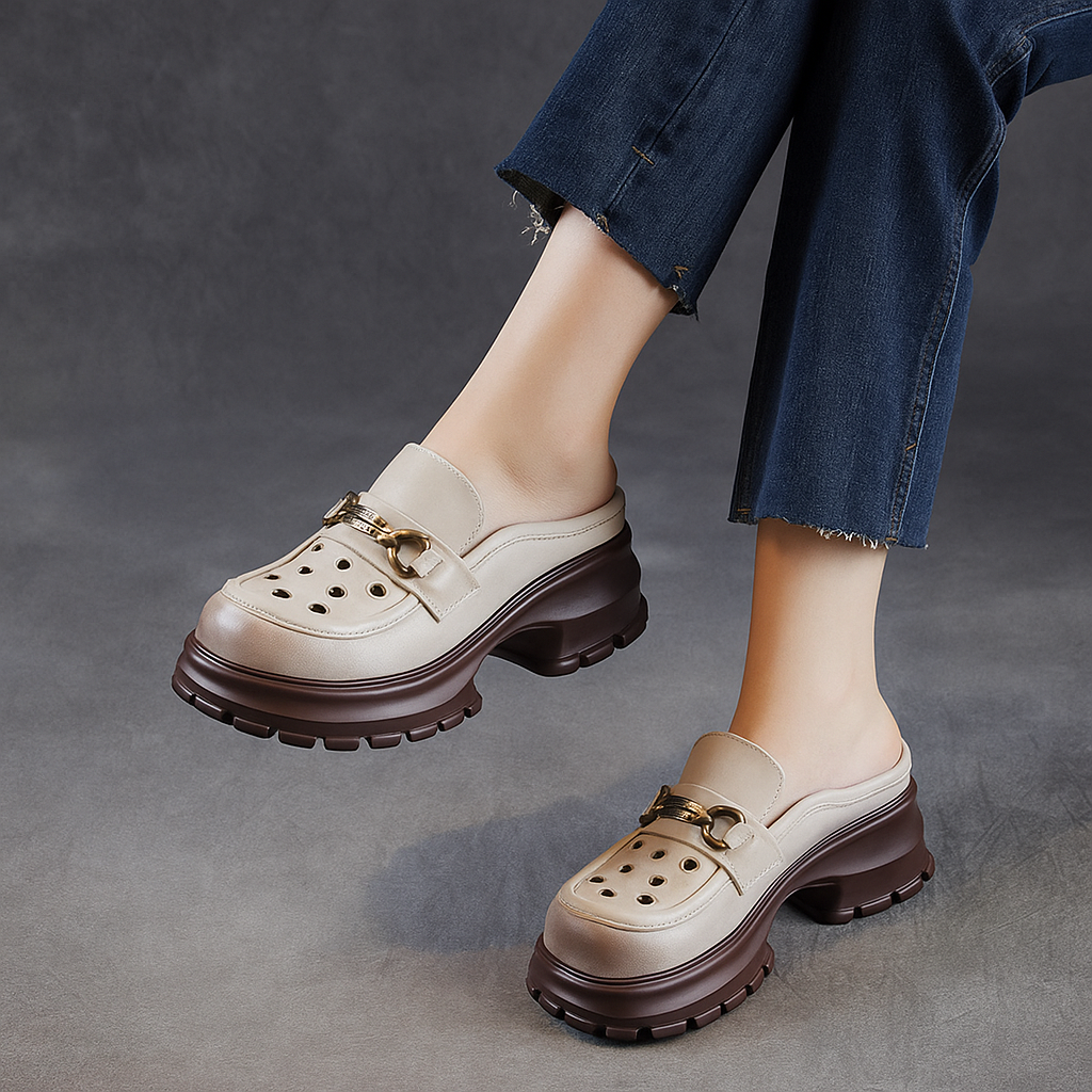 Sandale fermée en cuir pour femme, modèle Iconique par Azilini, style moderne et légèreté